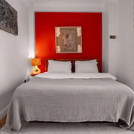 Stylish Boho 1br Steps From Trendy Tomtom Istanbul